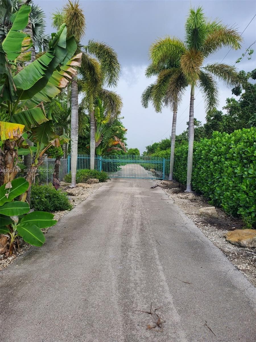 Single Family Residence at 36490 SW 192nd Ave, Homestead FL 33034
