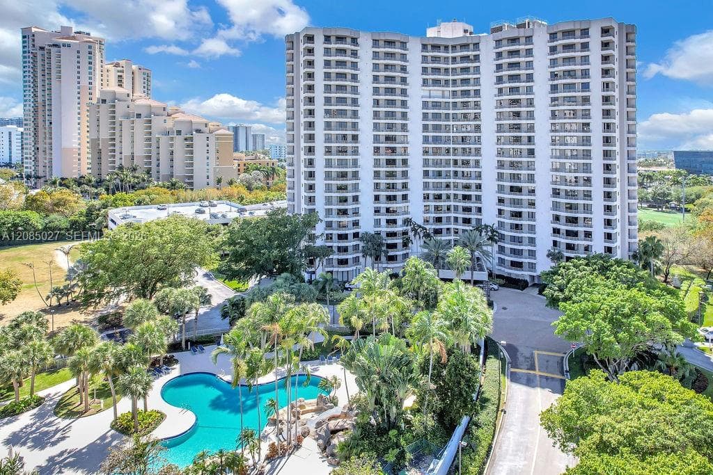 Condominium at 3300 NE 191st St, Aventura FL 33180