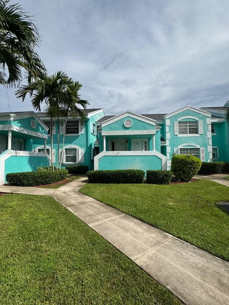 Condominium at 2610 SE 20th Ct # A, Homestead FL 33035