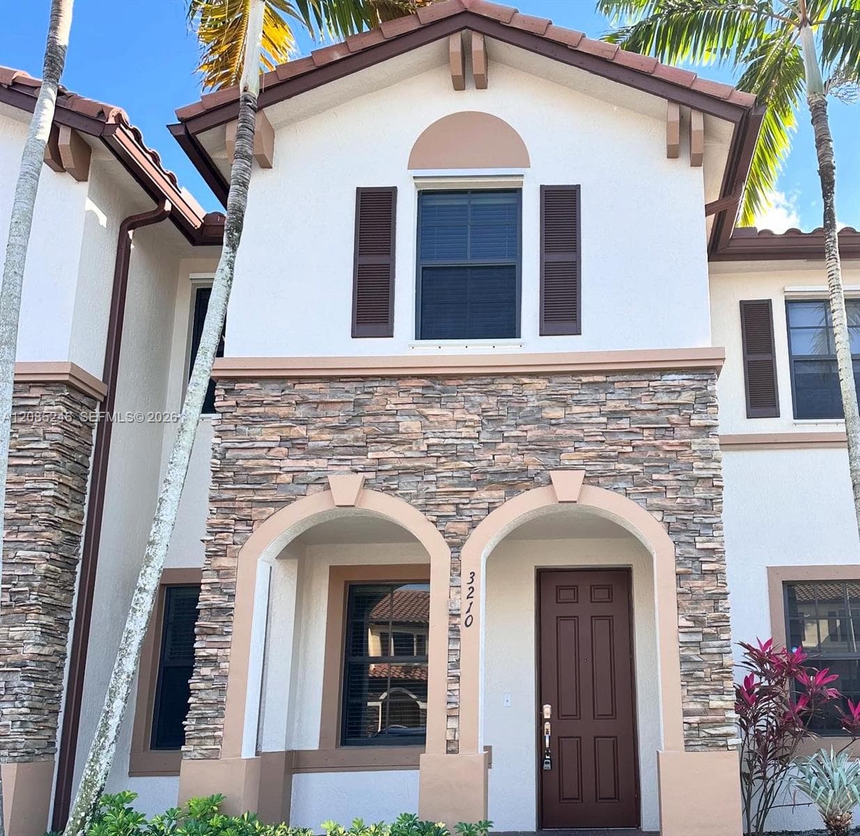 Townhouse at 3210 SE 6th St, Homestead FL 33033