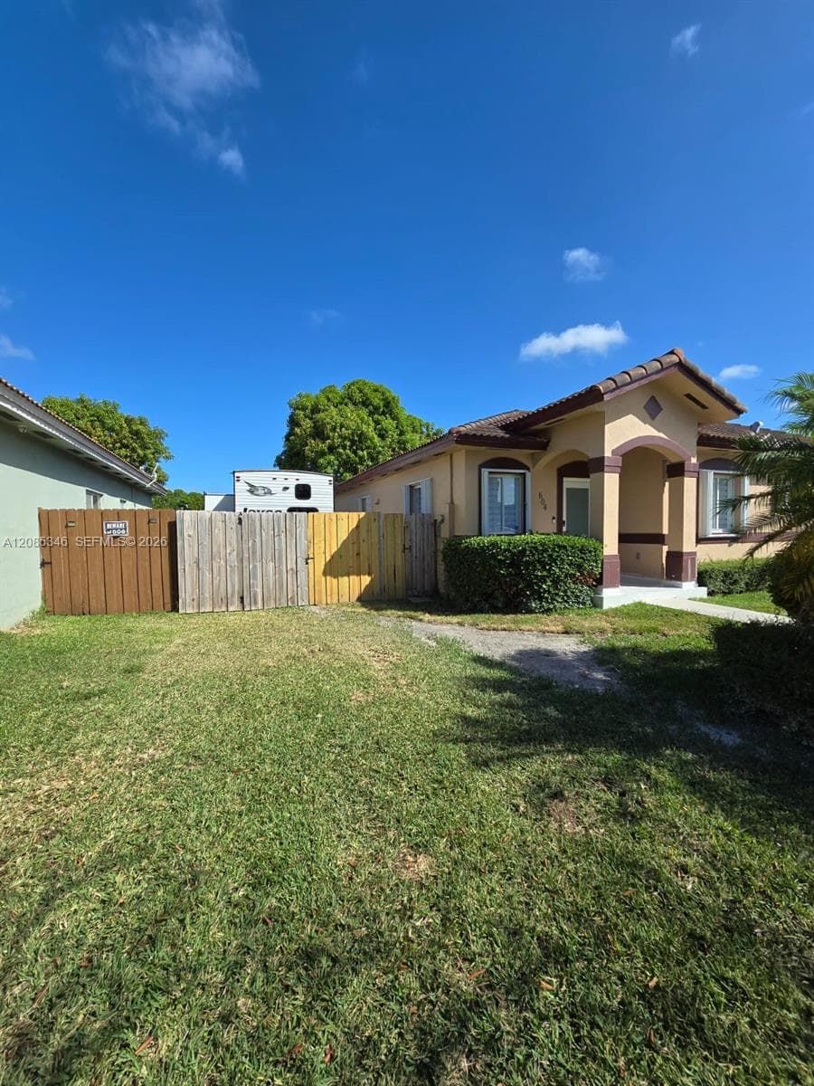 Efficiency at Homestead, FL, 33033
