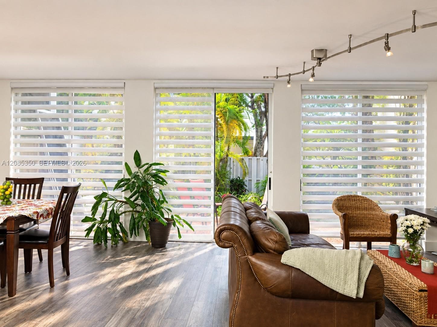 Townhouse at 10016 NW 43rd Ter, Doral FL 33178