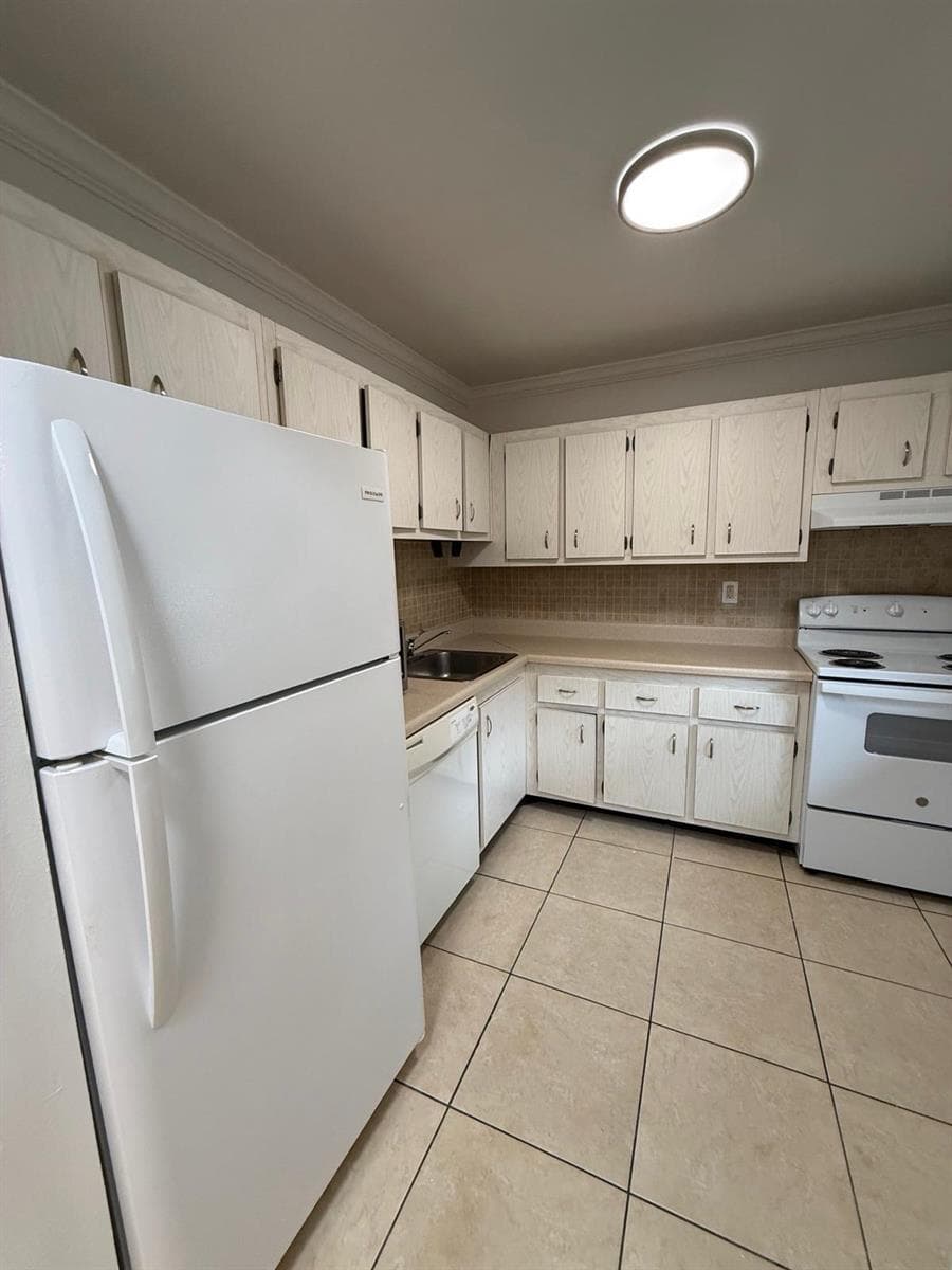 Condominium at 7732 Camino Real # F417, Miami FL 33143
