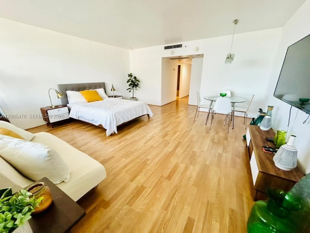 Condominium at 100 Lincoln Rd # 829, Miami Beach FL 33139