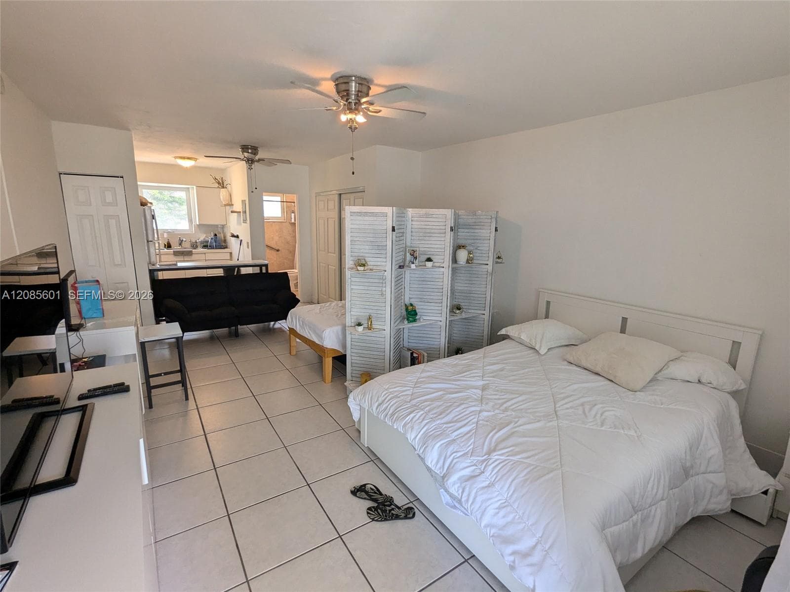 Stock Cooperative at 158 Ocean Dr # 406, Miami Beach FL 33139
