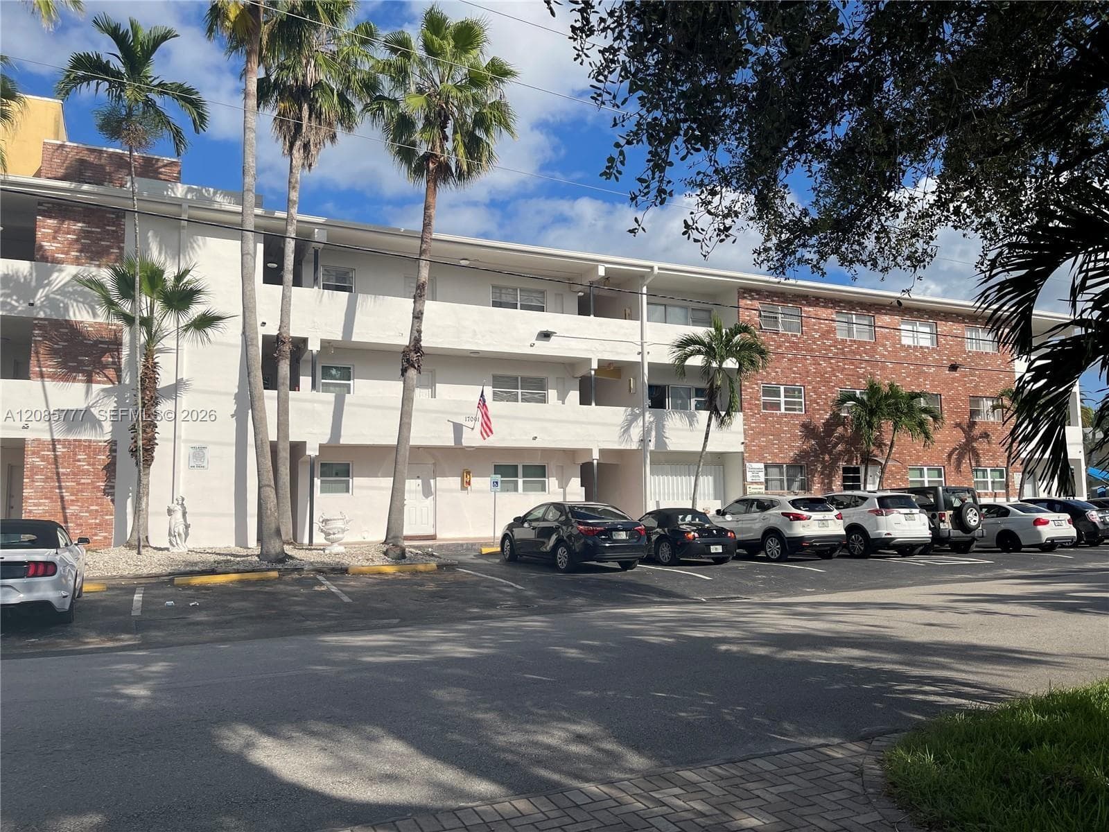 Apartment at 17001 NE 9th Ave # 9C, Miami FL 33162