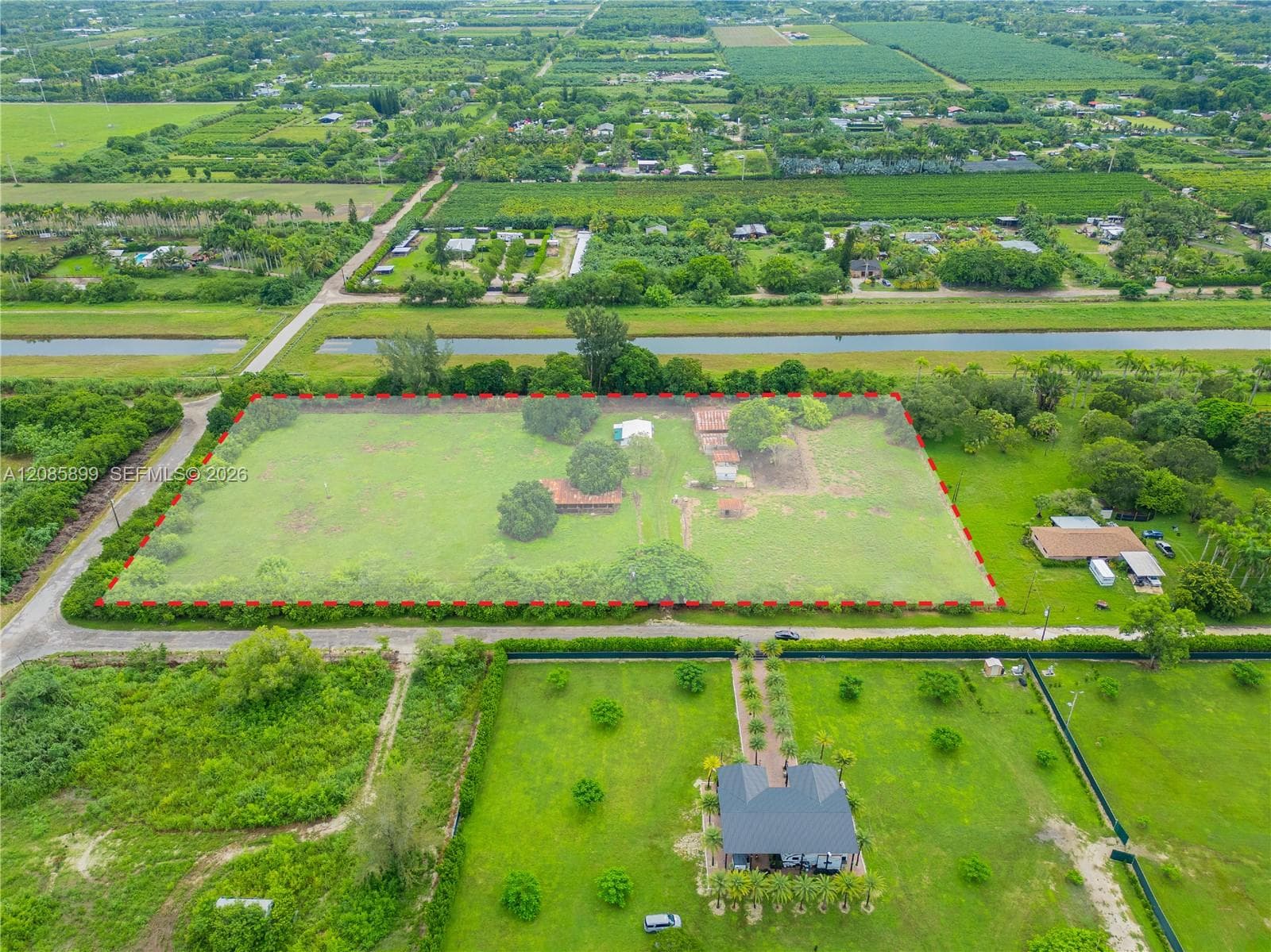 Single Family Residence at 15365 SW 206th Ave, Miami FL 33187