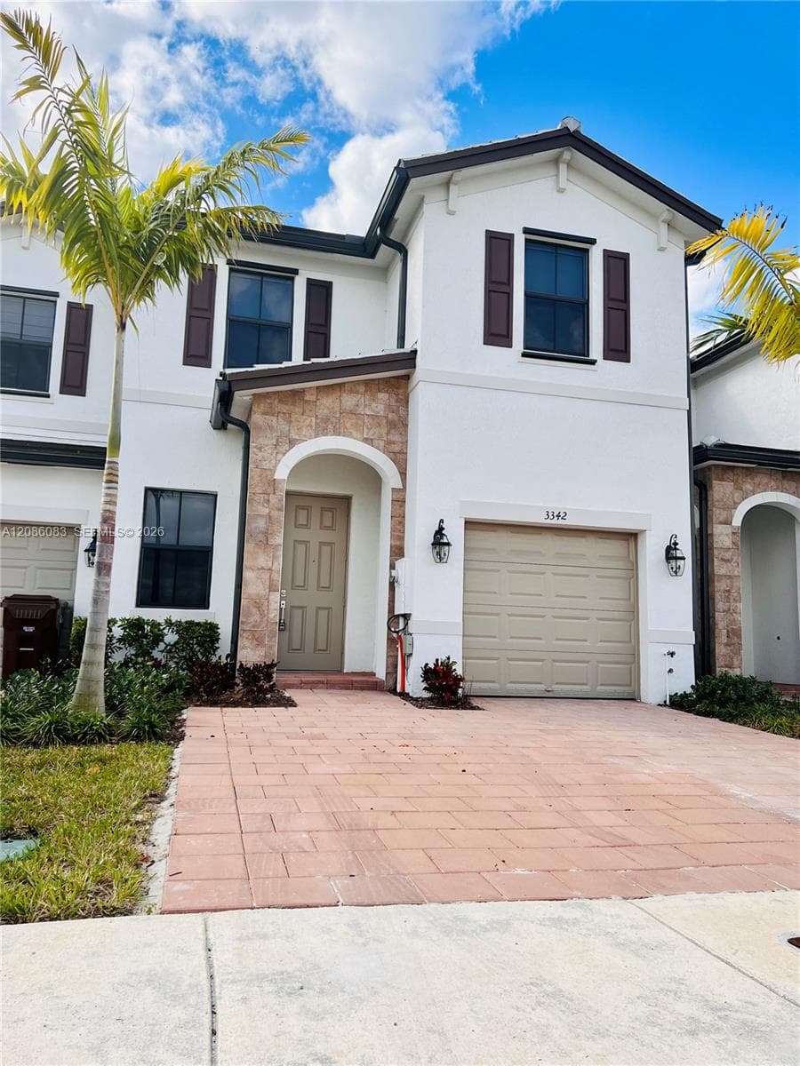 Townhouse at 3342 W 112th St, Hialeah FL 33018
