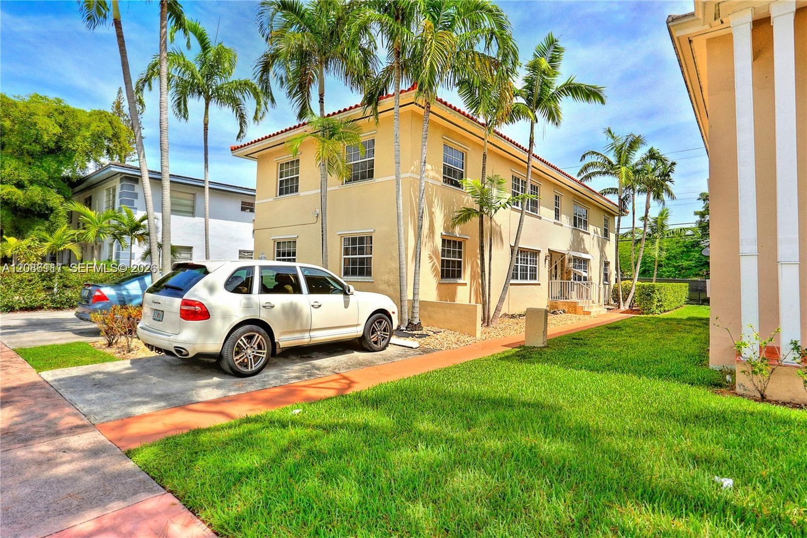 Apartment at 237 Madeira Ave # 4, Coral Gables FL 33134