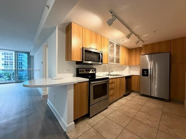 Apartment at 1900 S Treasure Dr # 1H, North Bay Village FL 33141