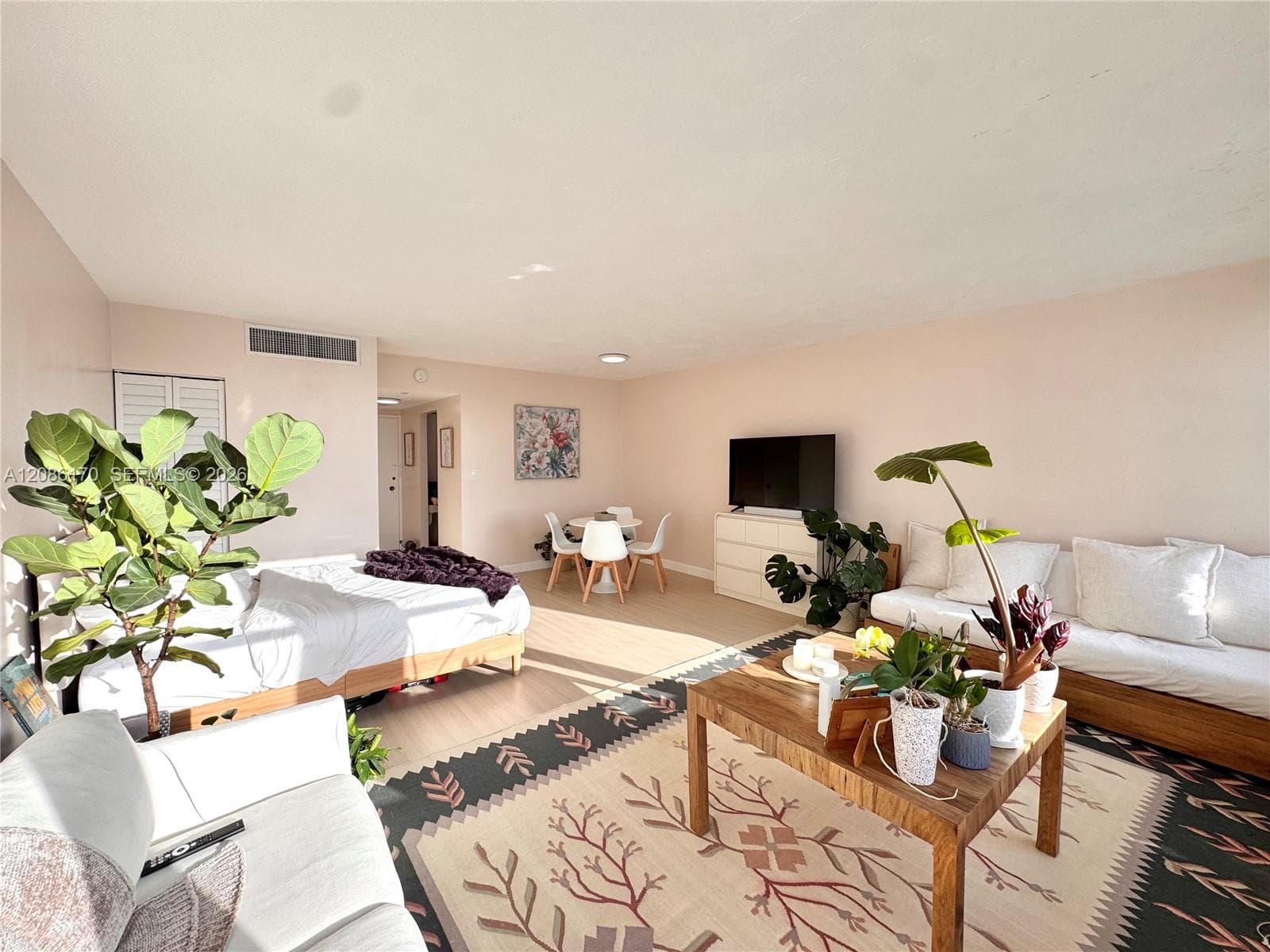 Condominium at 2899 Collins Ave # 550, Miami Beach FL 33140