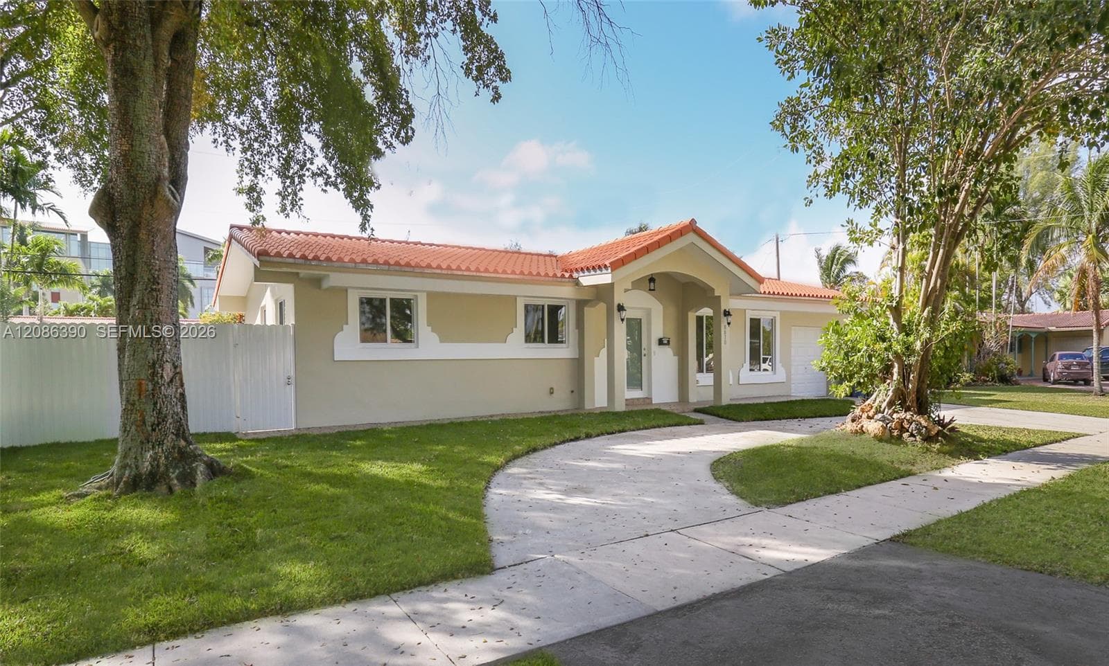 Single Family Residence at 8870 SW 87th St, Miami FL 33173