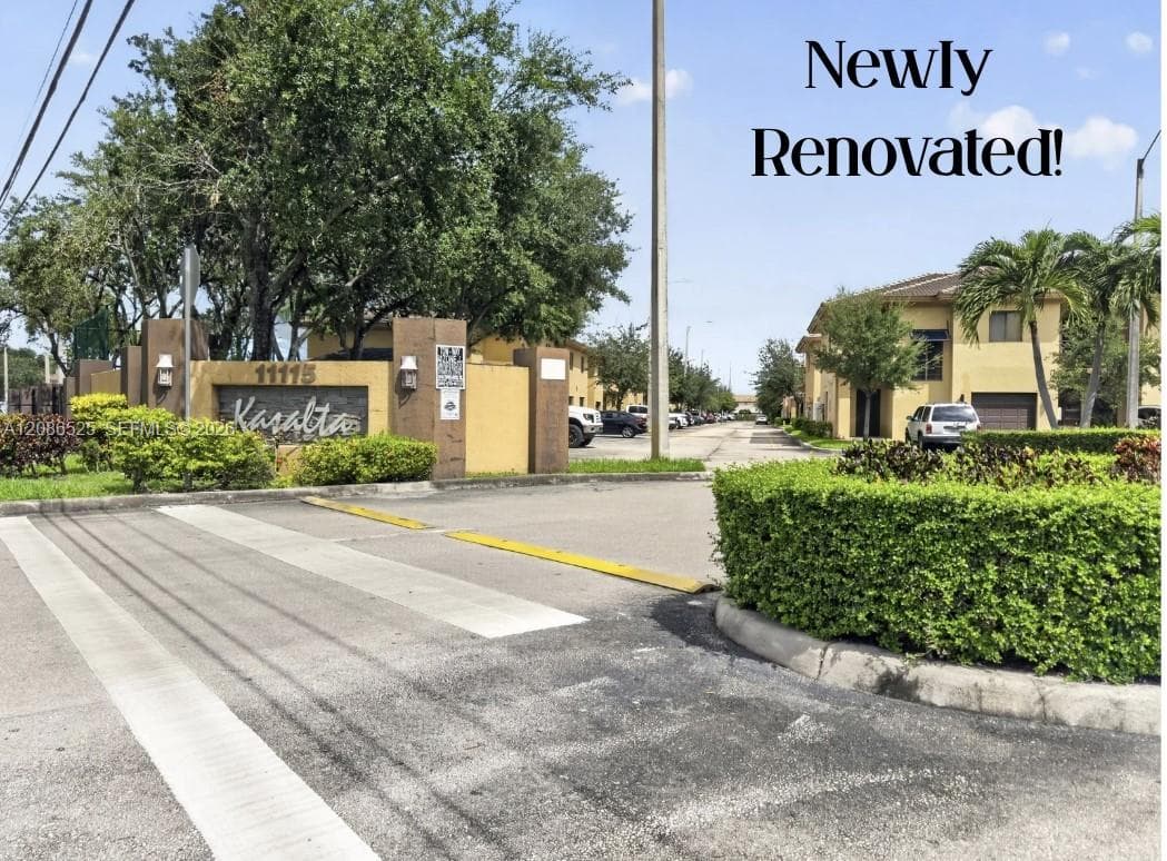 Townhouse at 11115 W Okeechobee Rd # 118, Hialeah Gardens FL 33018