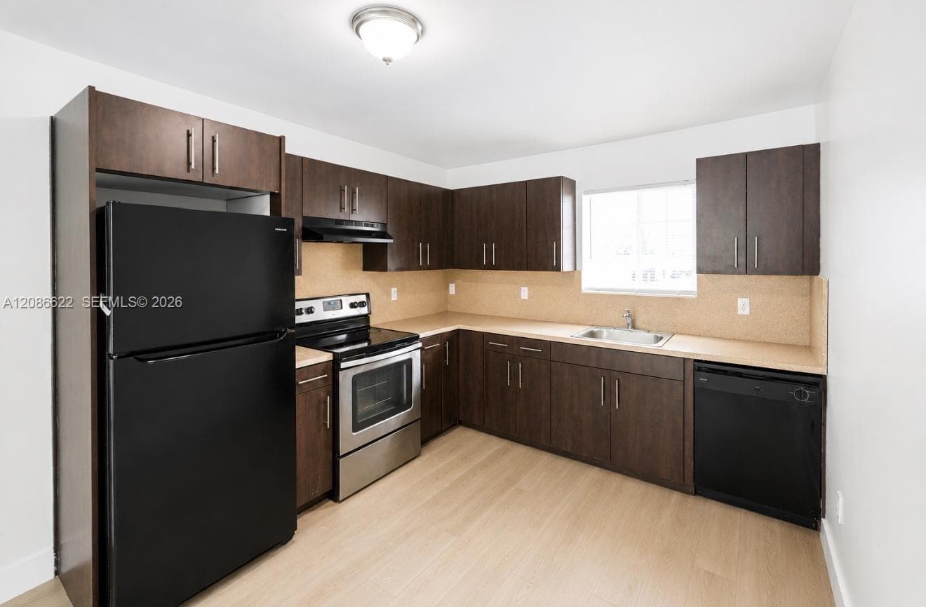 Apartment at 13 S Royal Poinciana Blvd # 20, Miami Springs FL 33166