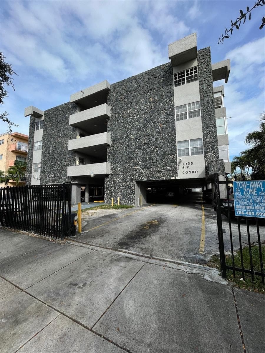 Condominium at 1035 W 77th St # 412, Hialeah FL 33014