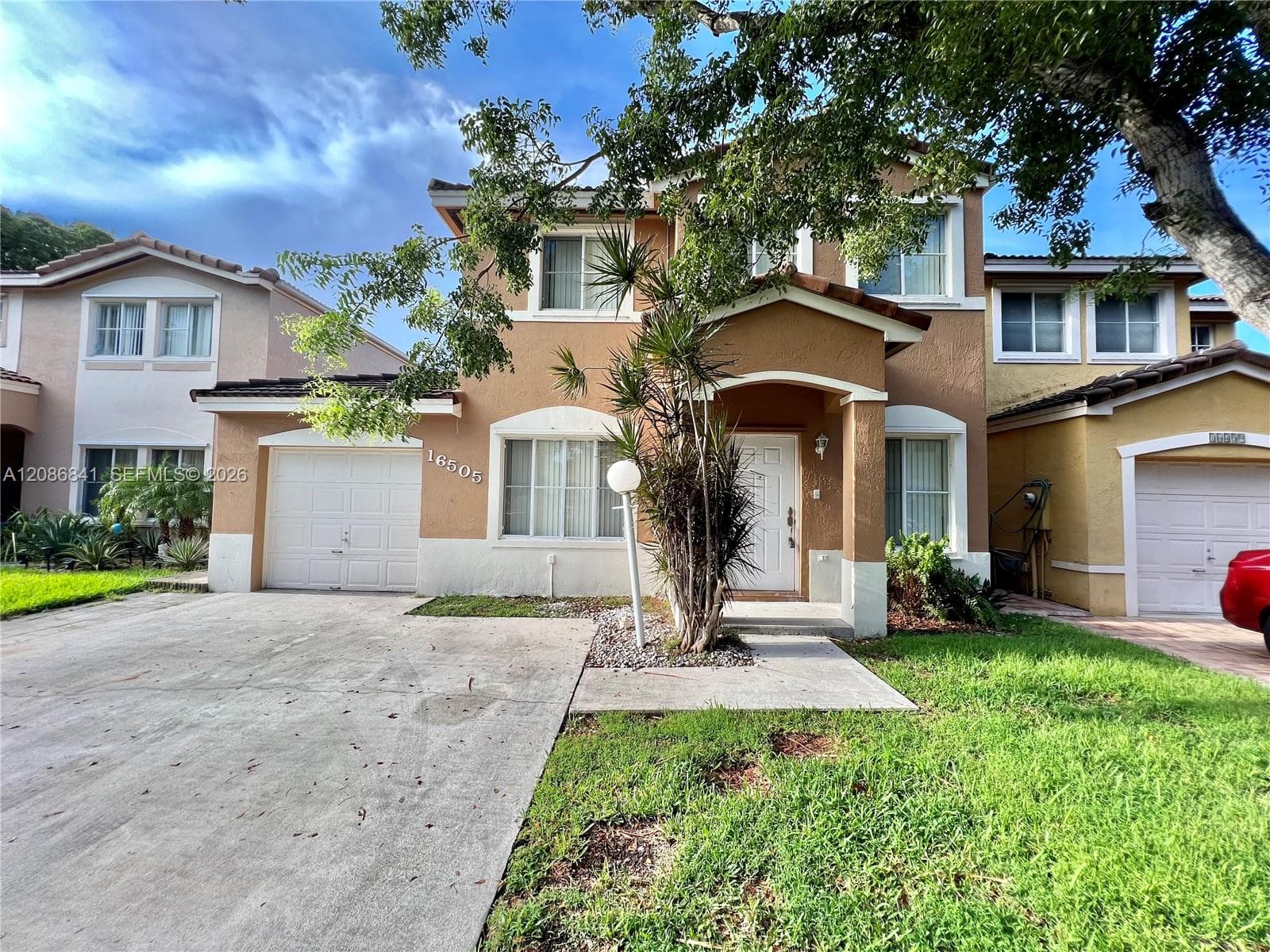 Villa at 16505 SW 97th Ter, Miami FL 33196