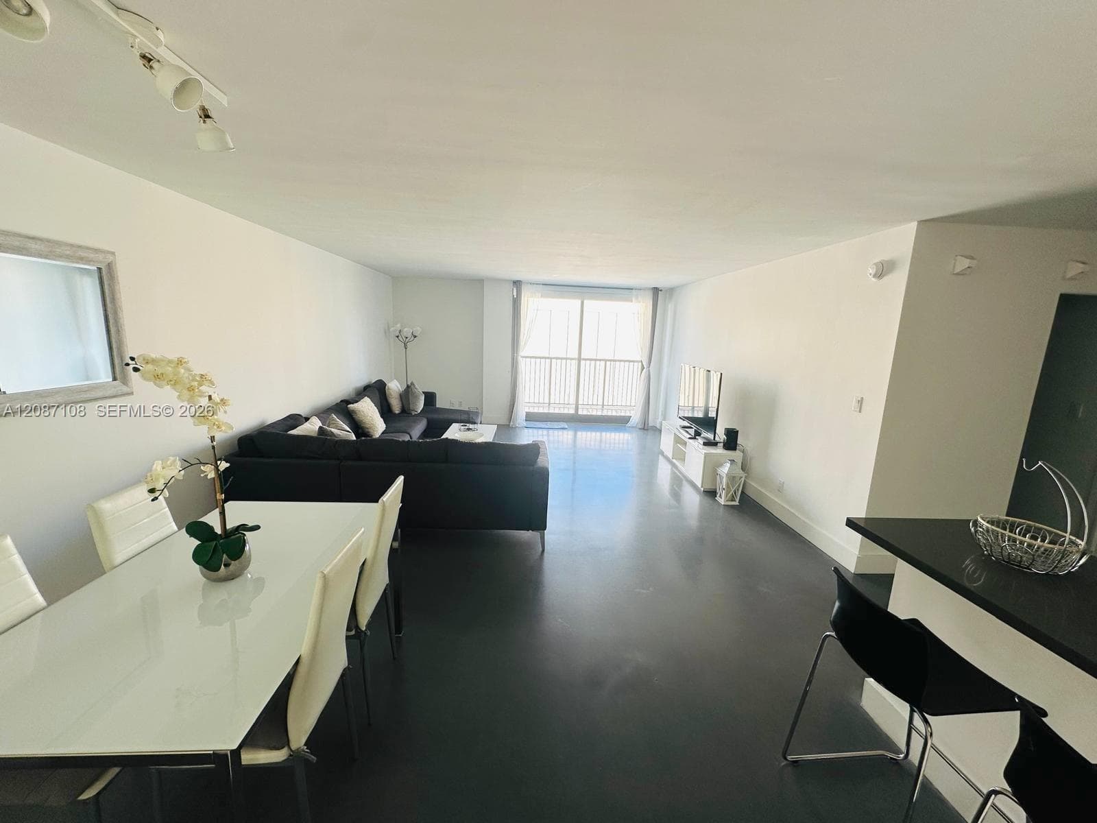 Apartment at 1800 Collins Ave # 6B, Miami Beach FL 33139