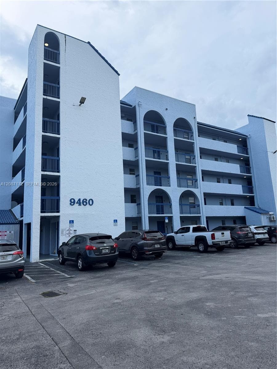Apartment at 9460 Fontainebleau Blvd # 433, Miami FL 33172