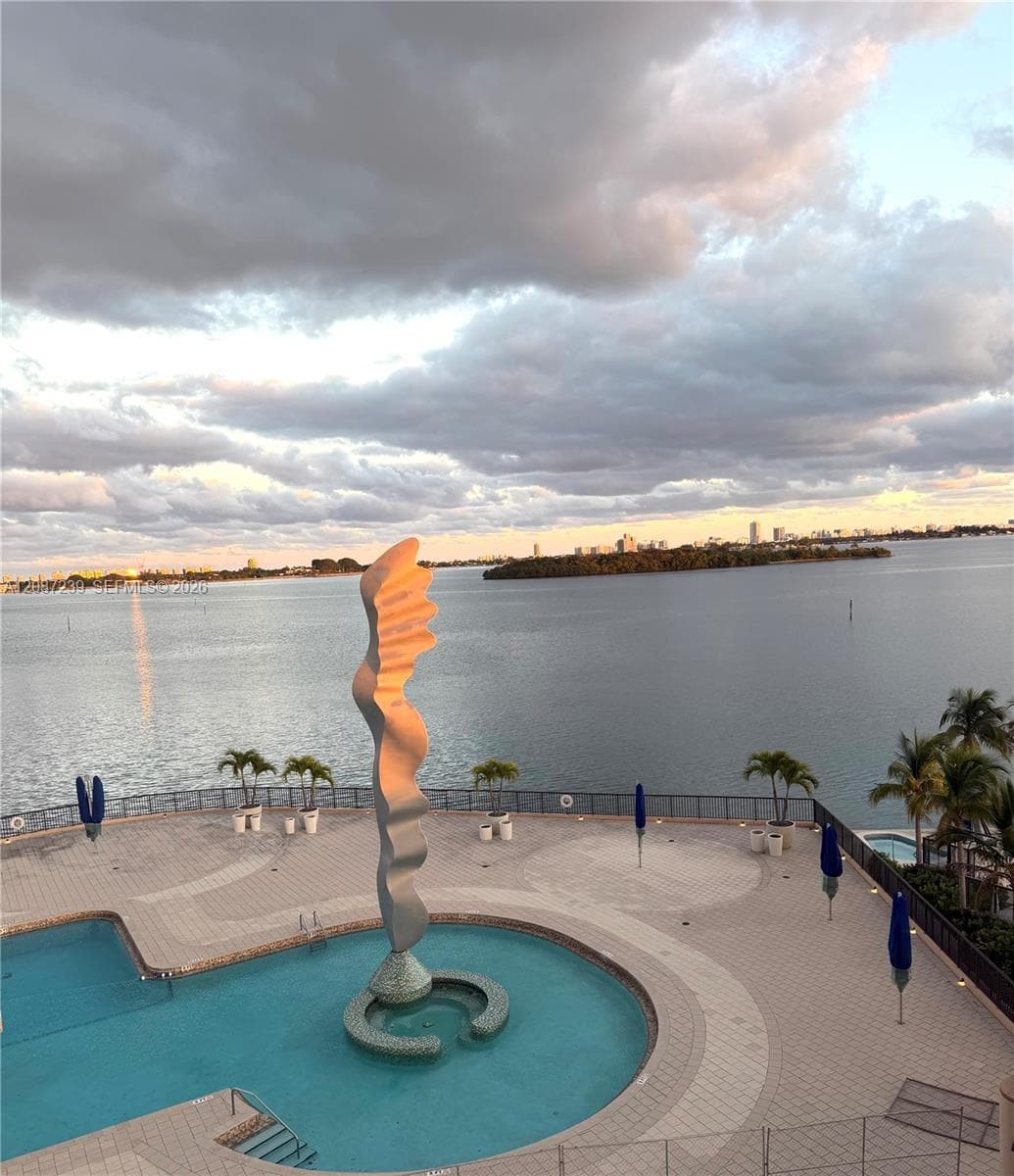 Condominium at 1800 NE 114th St # 605, North Miami FL 33181