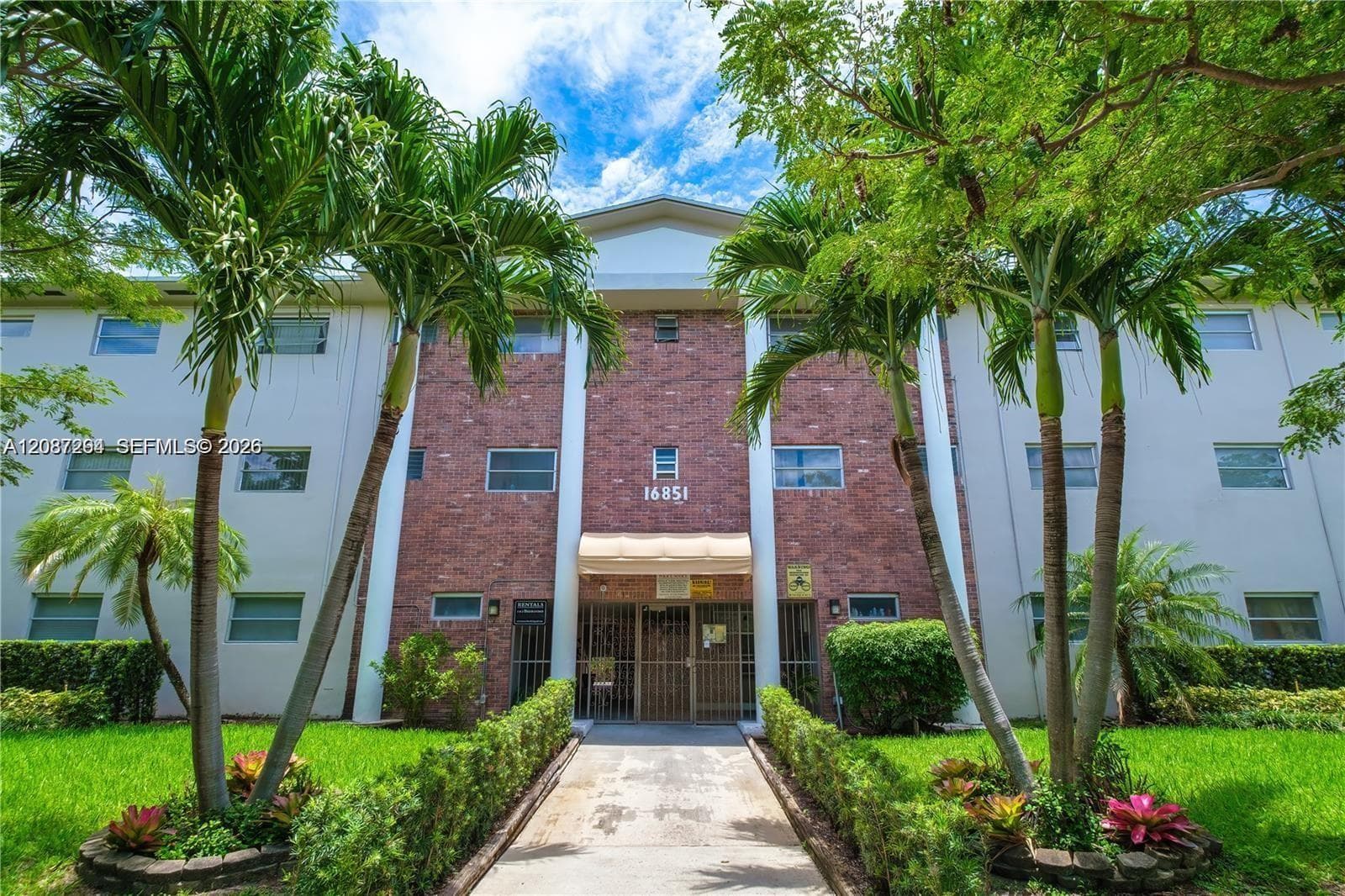 Apartment at 16851 NE 18th Ave # 302, North Miami Beach FL 33162