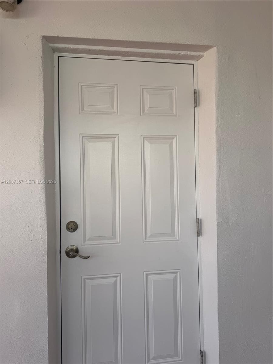 Efficiency at 1150 NE 201st Ter # 3, Miami FL 33179