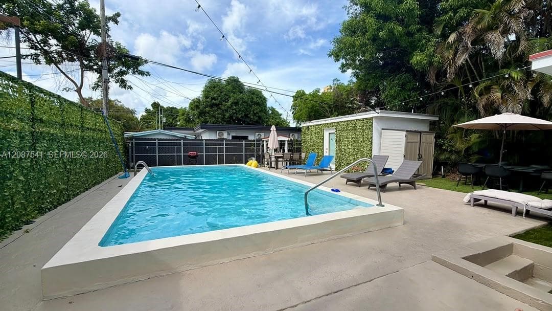Multi Family at 975 SW 10th St # 5, Miami FL 33130
