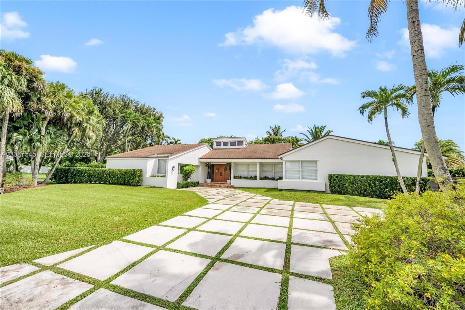 Single Family Residence at 11521 SW 98th Ct, Miami FL 33176