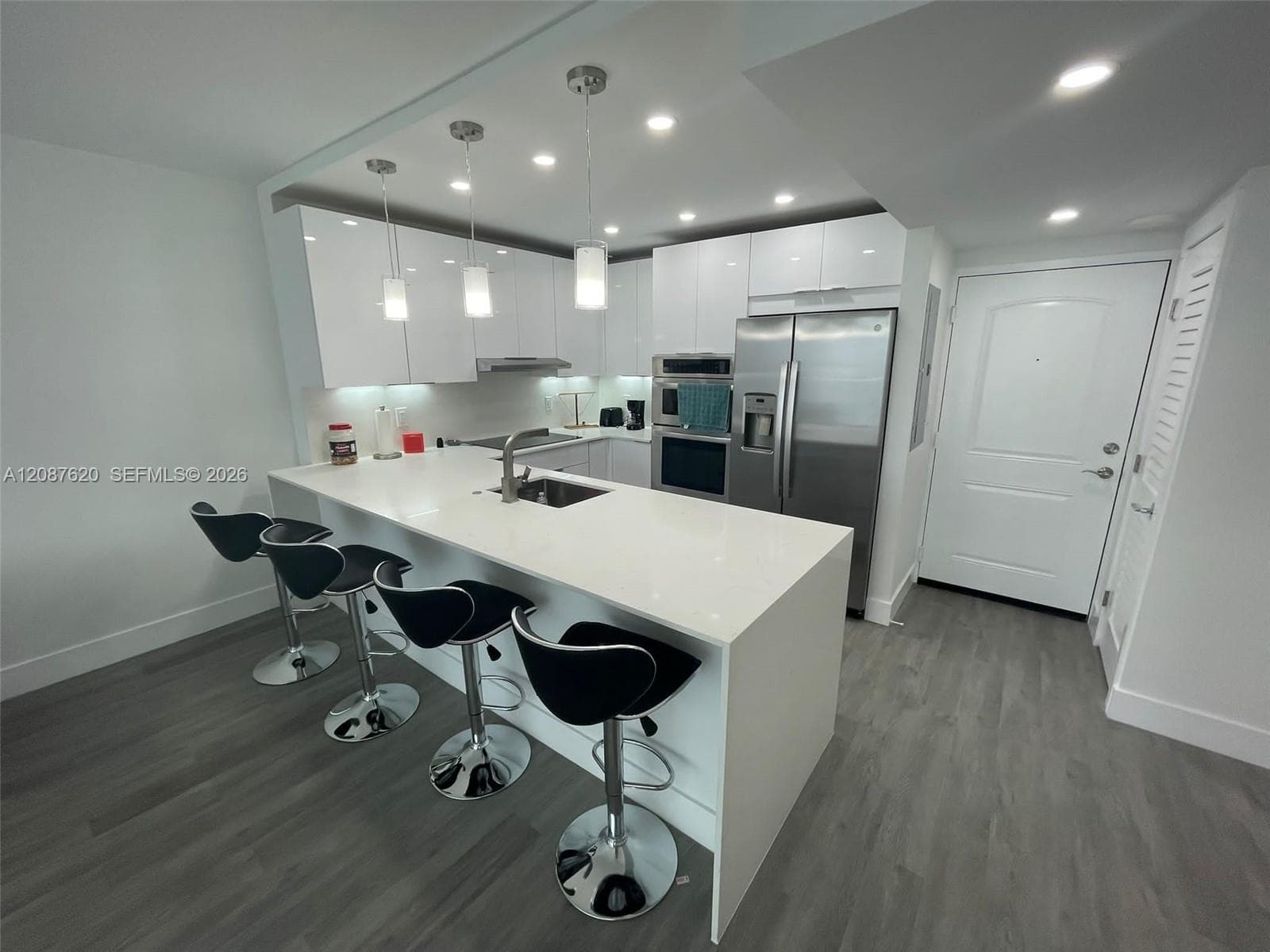 Condominium at 100 Bayview Dr # 1123, Sunny Isles Beach FL 33160