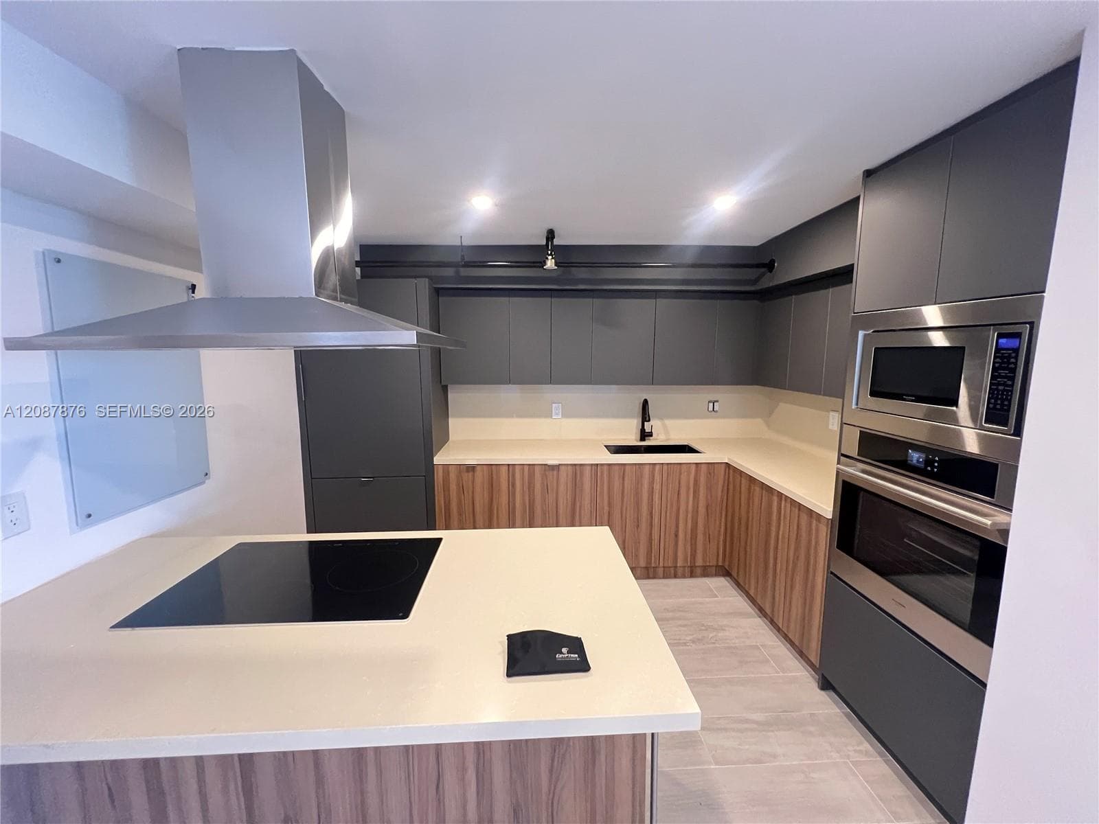 Condominium at 1000 Quayside Ter # 903, Miami FL 33138