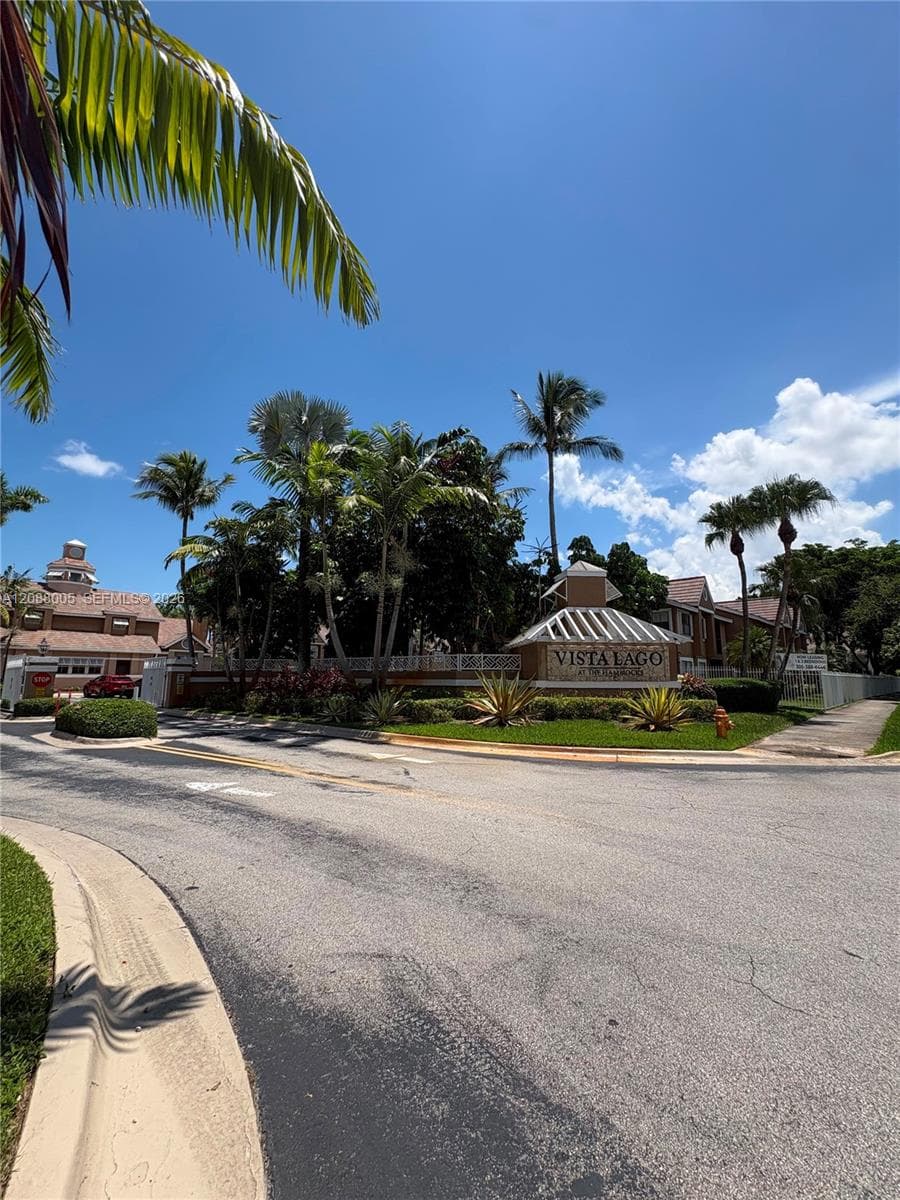 Condominium at 15570 SW 105th LN # 1715, Miami FL 33196