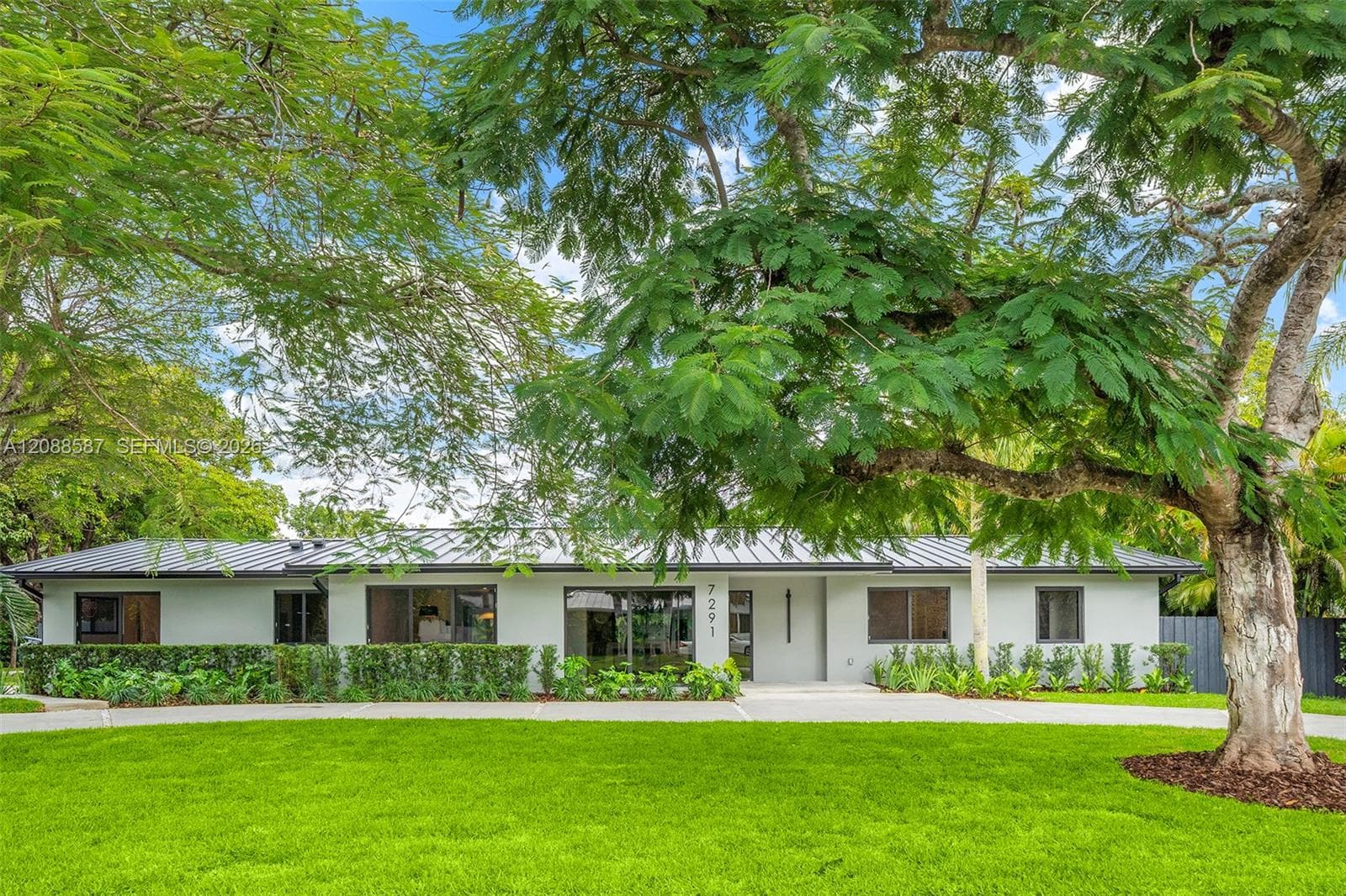 Single Family Residence at 7291 SW 129th St, Pinecrest FL 33156