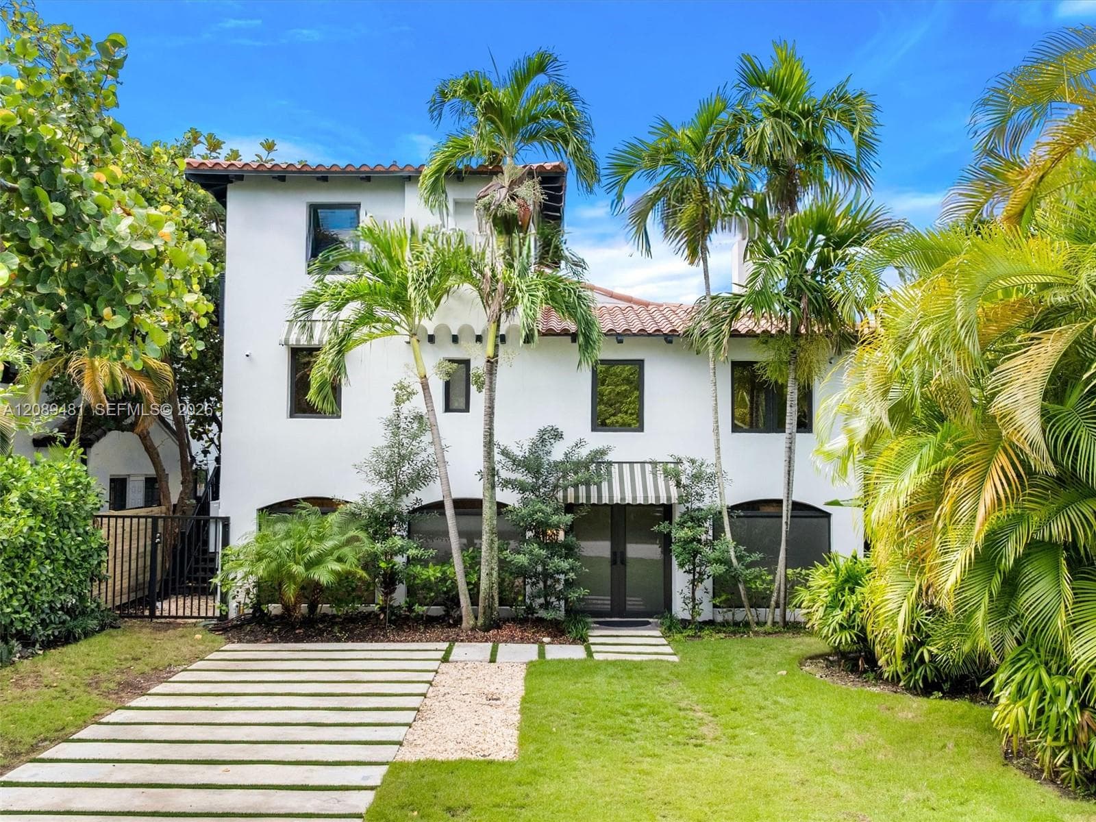 Single Family Residence at 510 W 30th St, Miami Beach FL 33140
