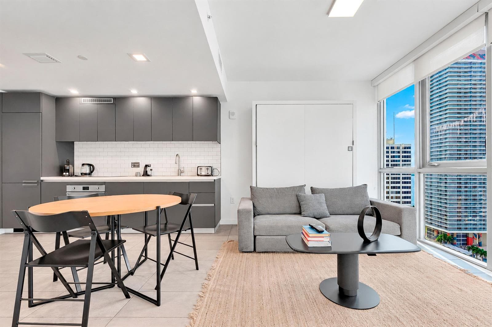Single Family Residence at 227 NE 2ND Street # 2801, Miami FL 33132