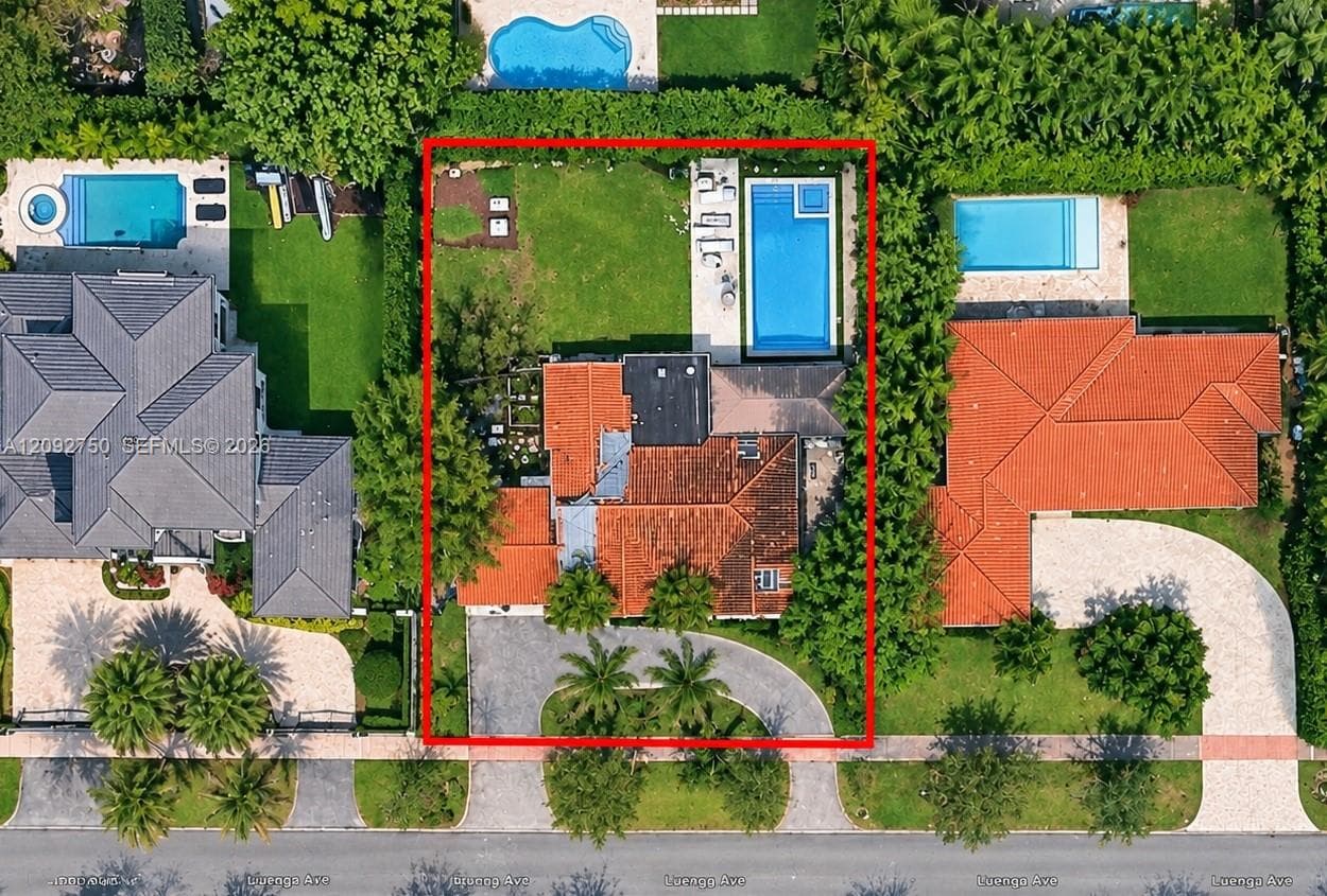 Single Family Residence at 421 Luenga Ave, Coral Gables FL 33146