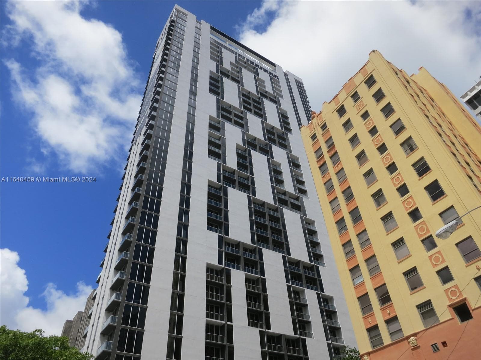 Condominium at 151 SE 1 St # 1902, Miami FL 33131