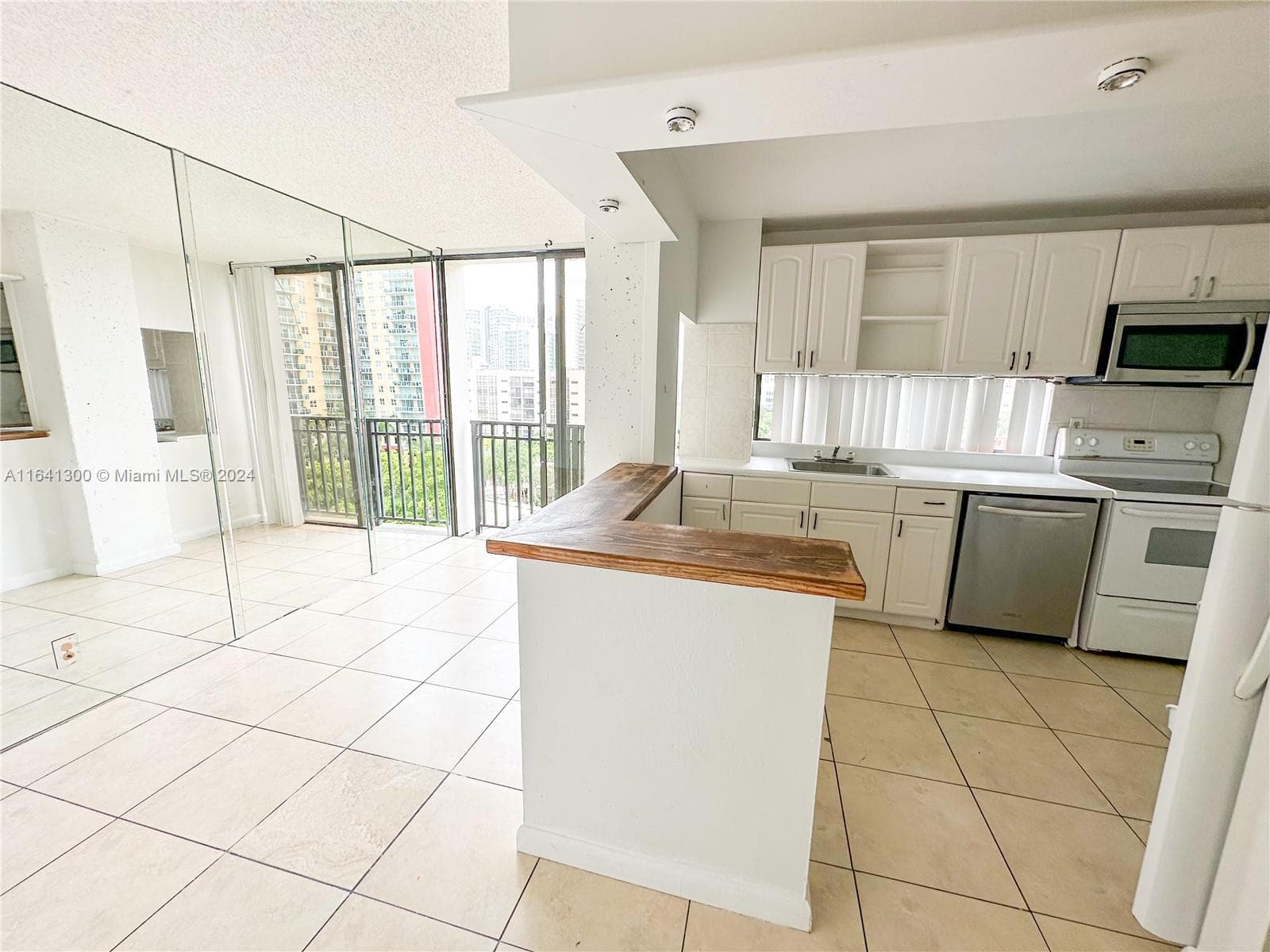 Condominium at 17021 N Bay Rd # 915, Sunny Isles Beach FL 33160