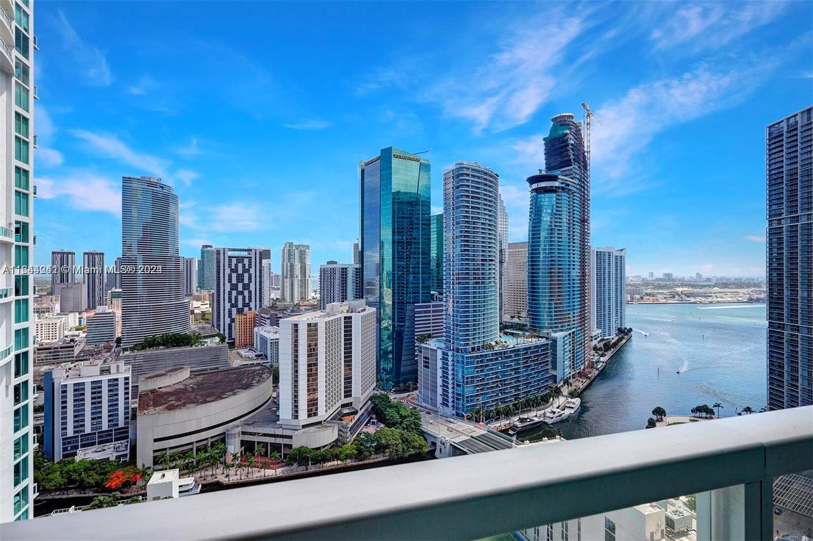Condominium at 55 SE 6th St # 3401, Miami FL 33131