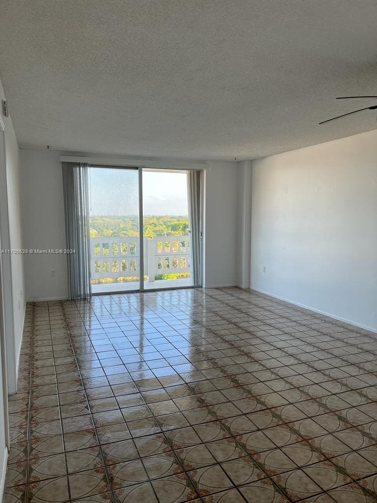 Condominium at 15600 NW 7th Ave # 821, Miami FL 33169