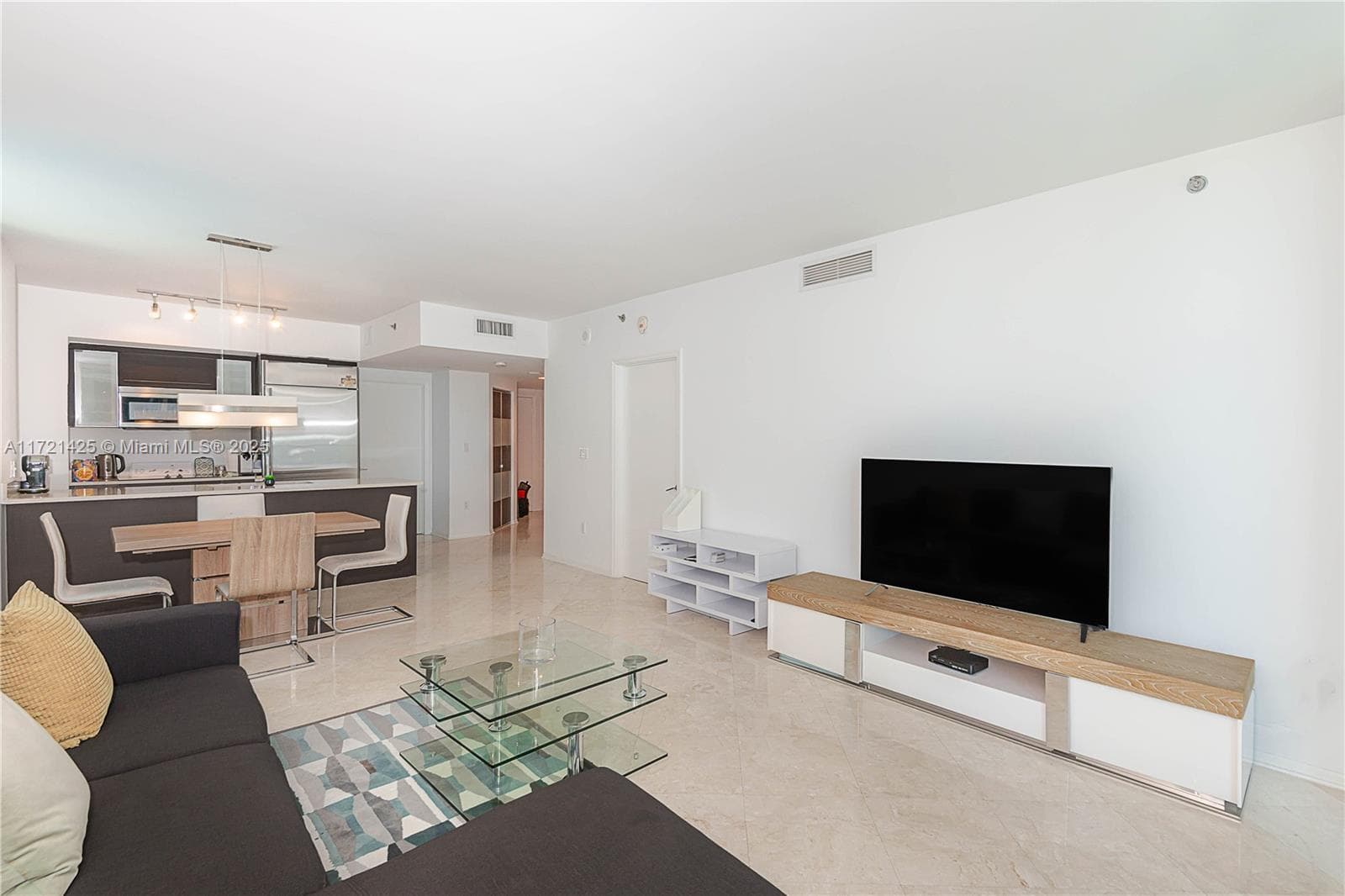 Condominium at 55 SE 6th St # 1507, Miami FL 33131