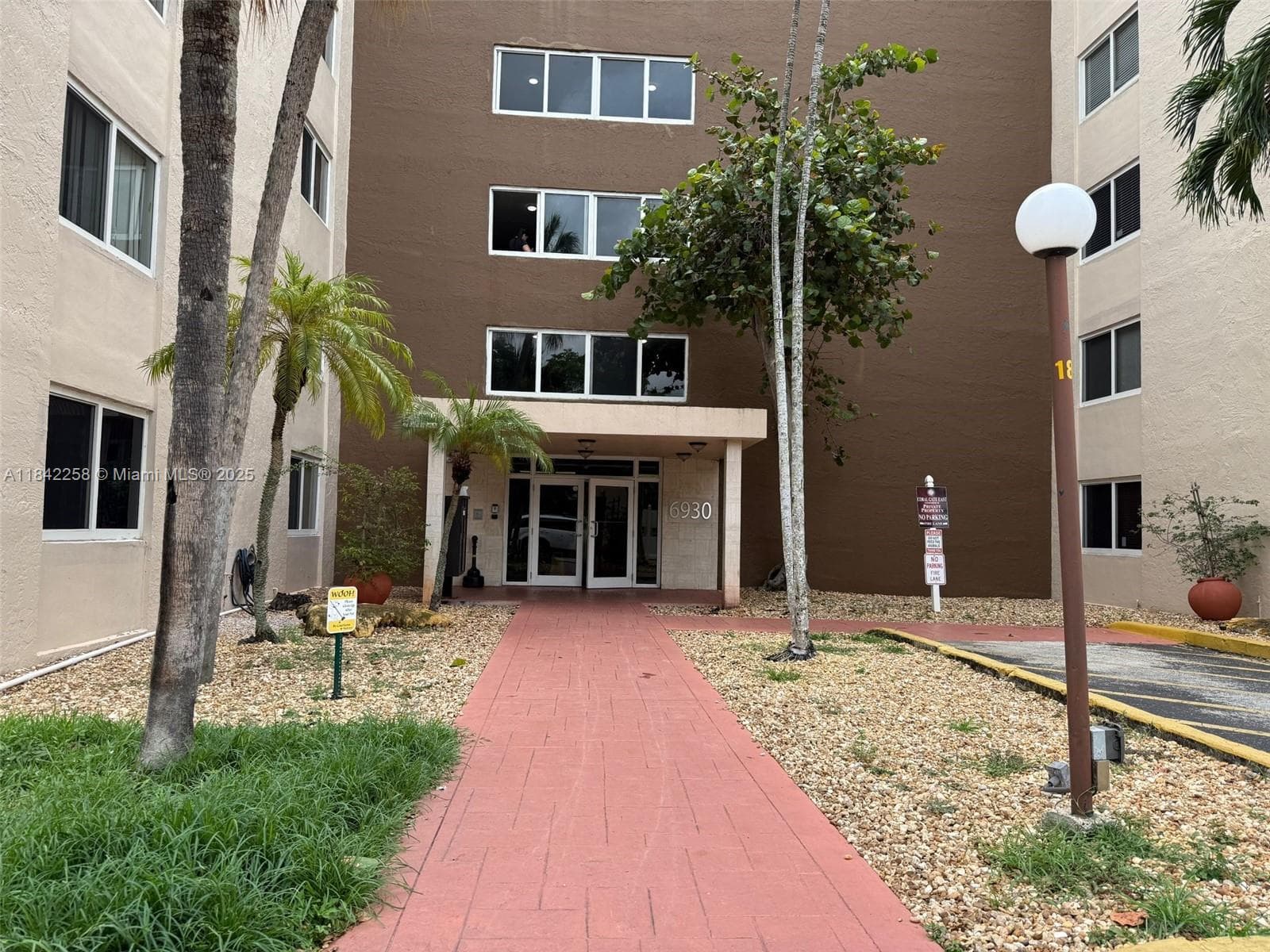 Condominium at 6930 Miami Gardens Dr # 217A, Hialeah FL 33015