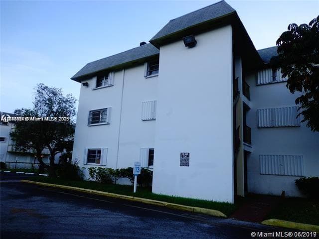 Condominium at 15225 NE 6th Ave # B207, Miami FL 33162