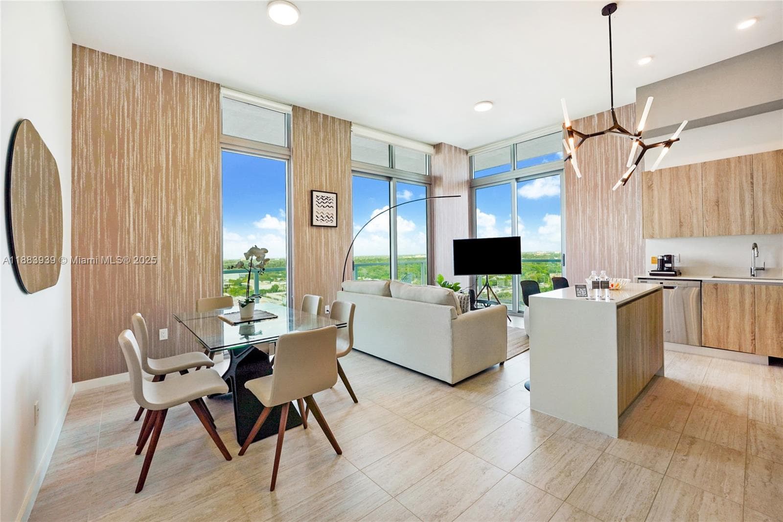 Condominium at Miami, FL, 33137