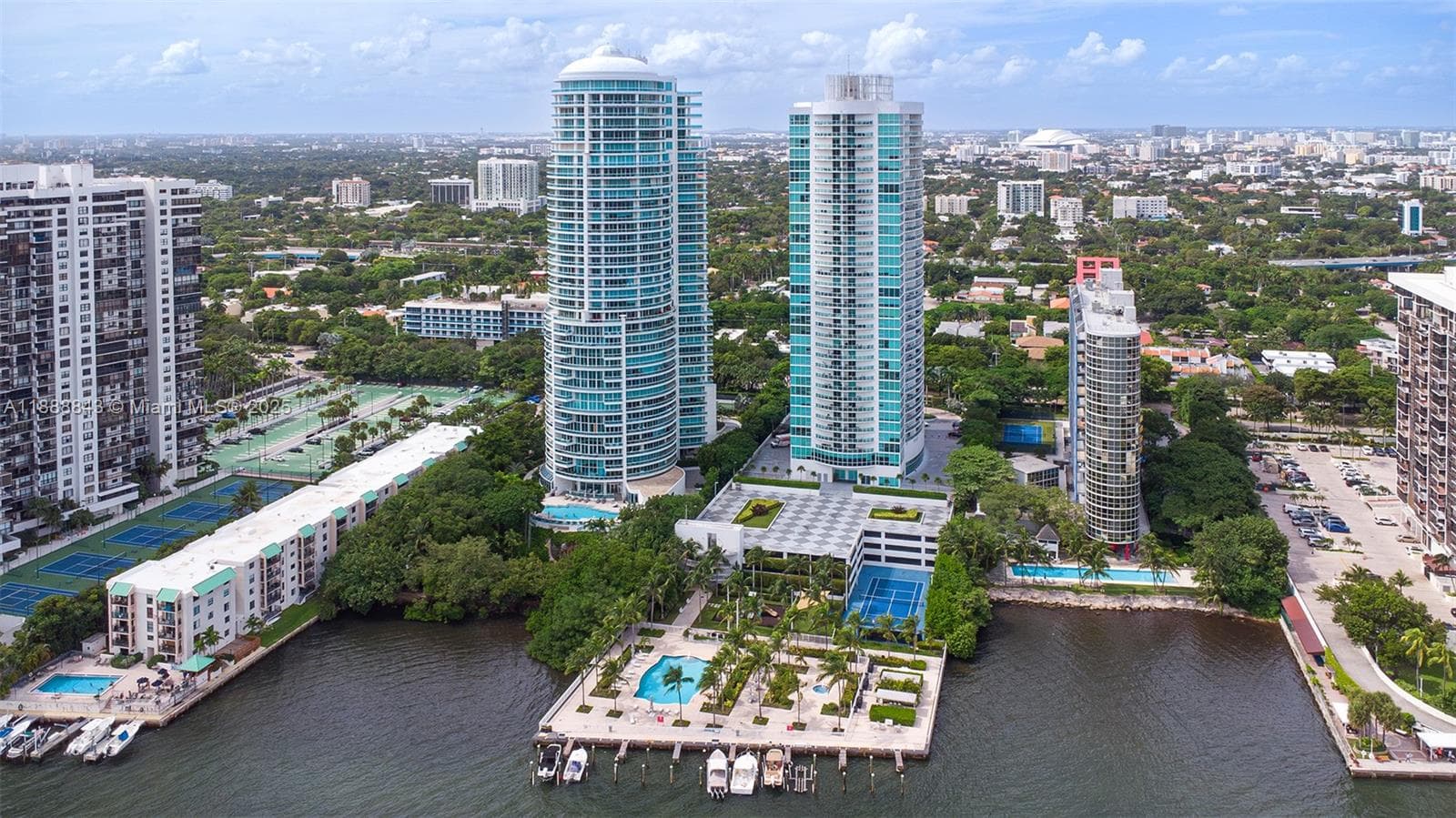 Condominium at 2101 BRICKELL AVENUE # 905, Miami FL 33129