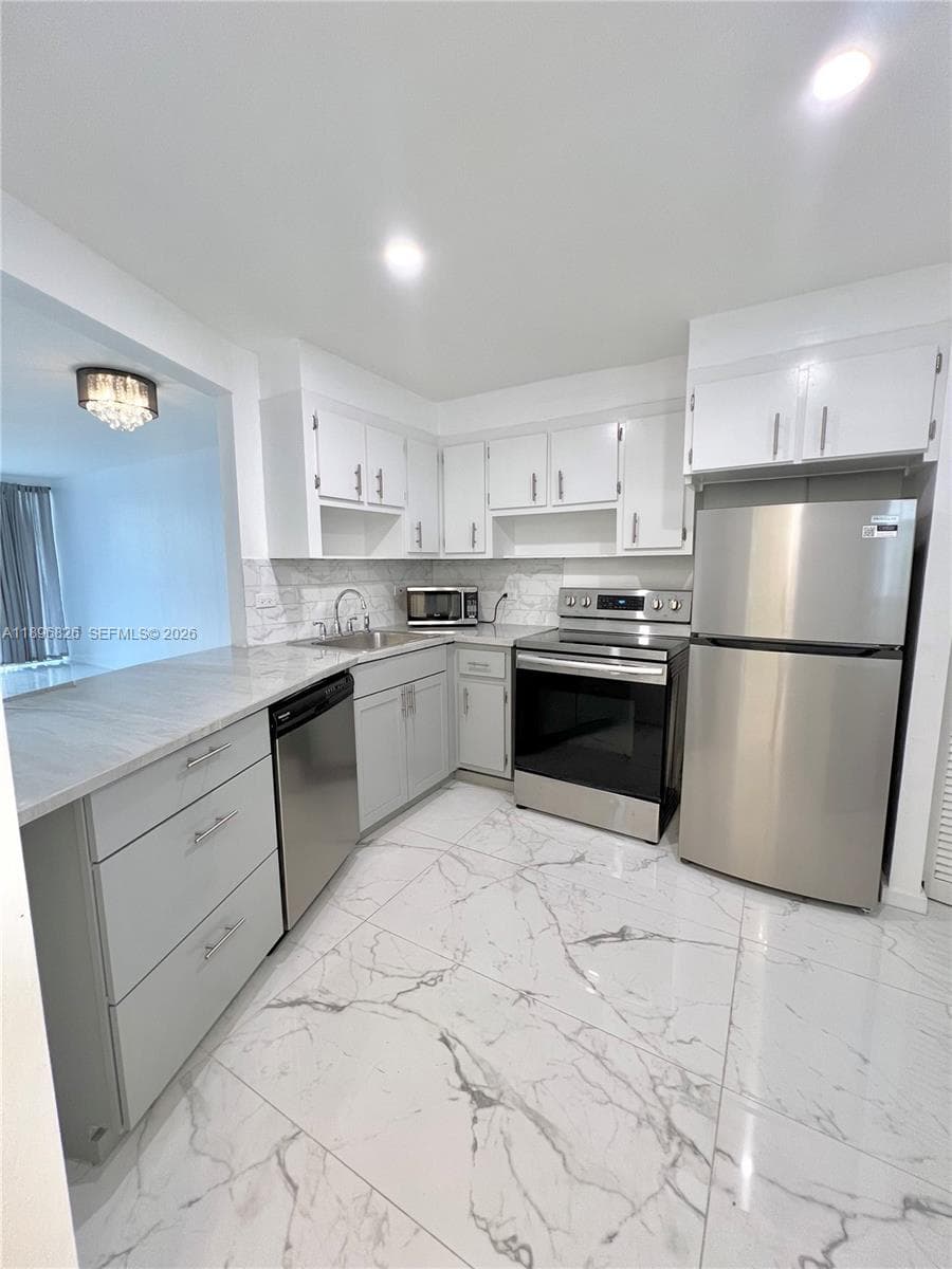 Condominium at 1710 NE 191st St # 3, Miami FL 33179