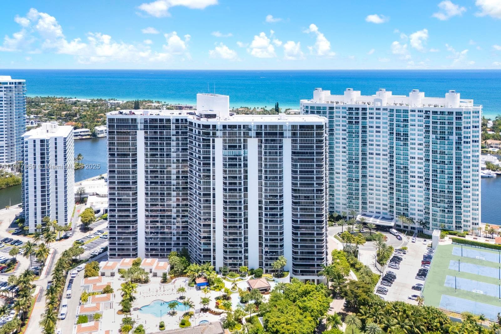 Condominium at 20281 E Country Club Dr # 1009, Aventura FL 33180
