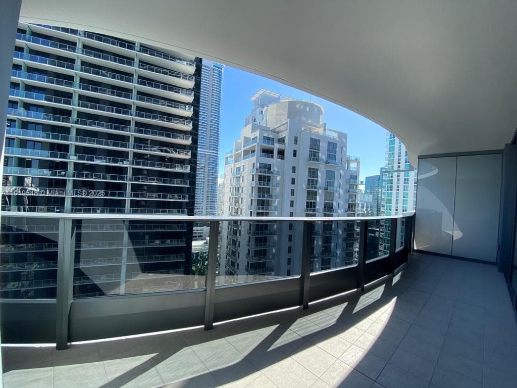 Condominium at 1000 Brickell Plz # 3207, Miami FL 33131