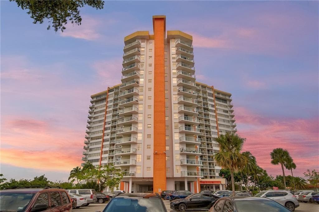Condominium at 1301 NE Miami Gardens Drive # 1721w, Miami FL 33179