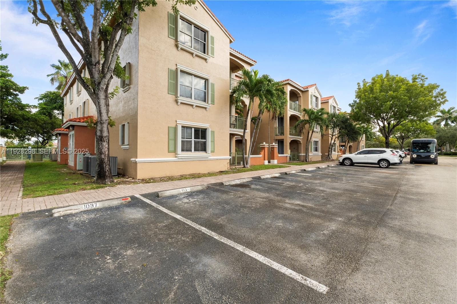 Condominium at 6500 NW 114th Ave # 1032, Doral FL 33178