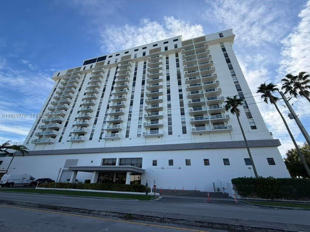 Condominium at 13499 Biscayne Blvd # 1206, North Miami FL 33181