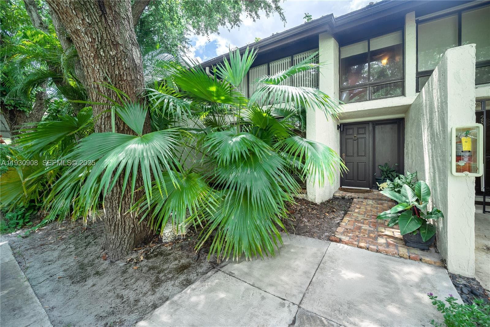 Condominium at 19212 NE 25th Ave # 283D, Miami FL 33180